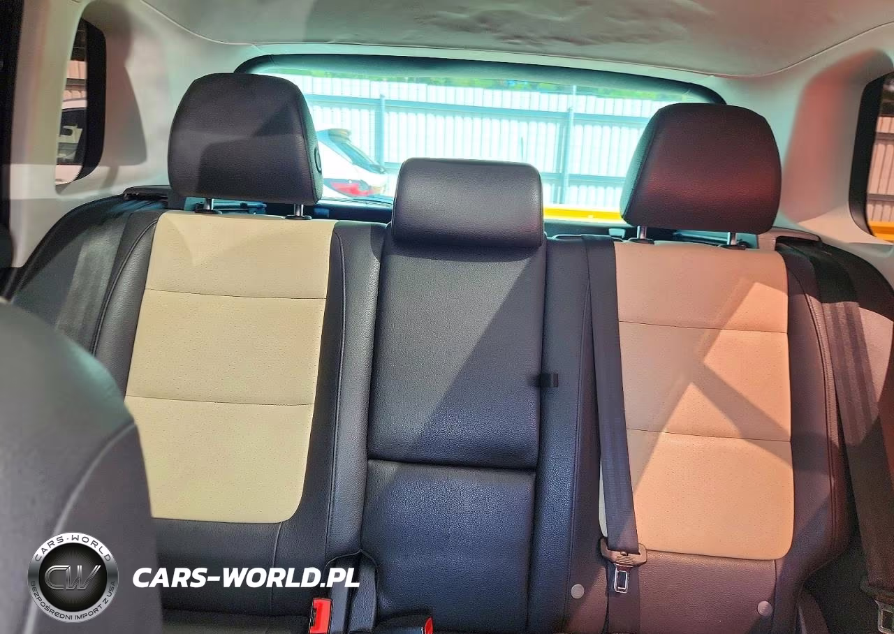 2017 Volkswagen Tiguan Wolfsburg VIN:WVGSV7AX0HK005516 - 10