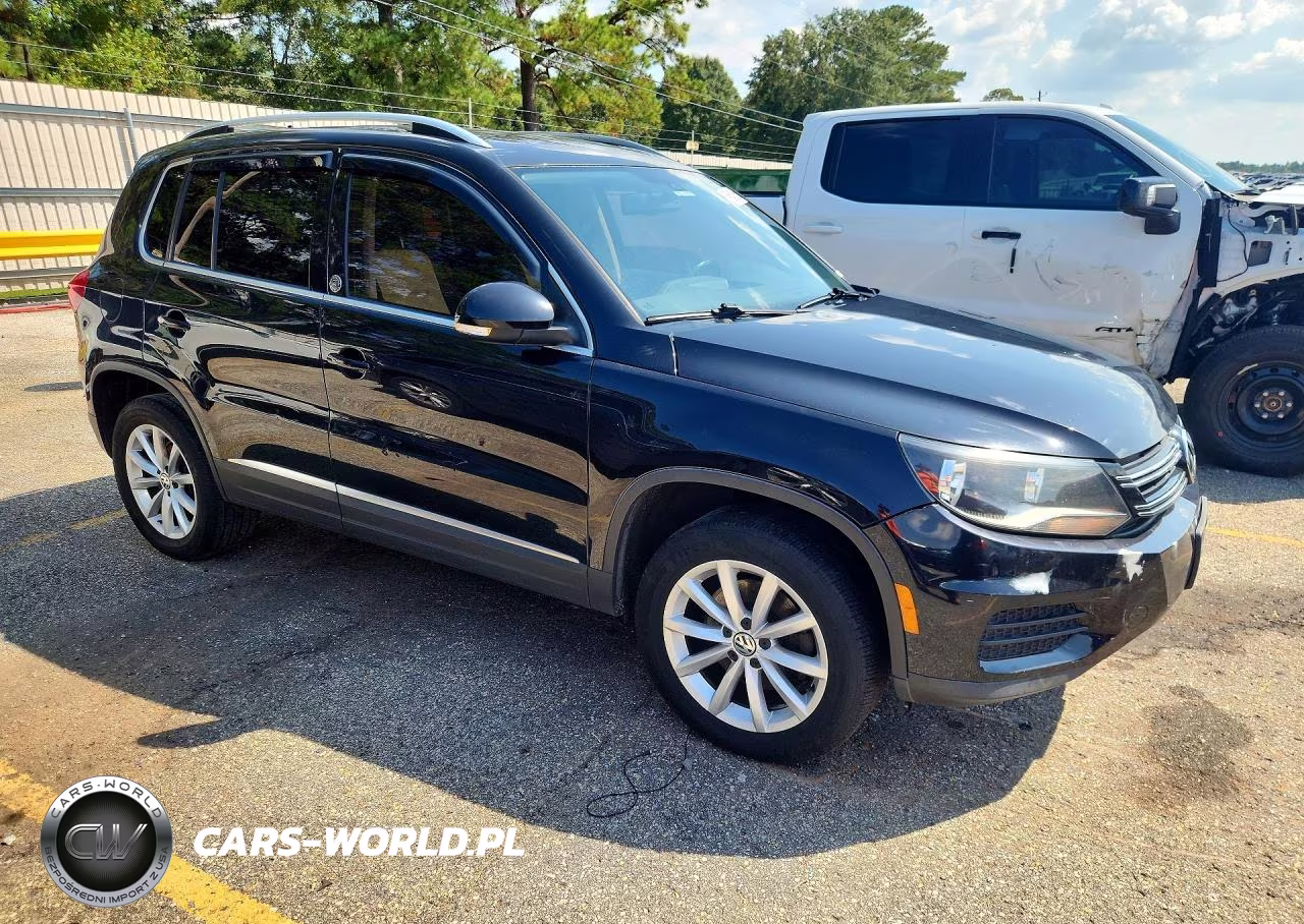 2017 Volkswagen Tiguan Wolfsburg VIN:WVGSV7AX0HK005516 - 4