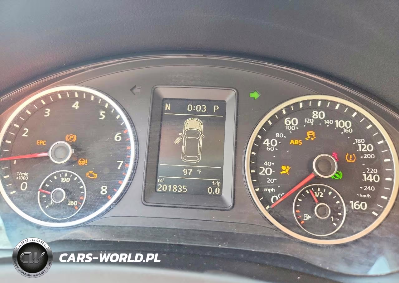 2017 Volkswagen Tiguan Wolfsburg VIN:WVGSV7AX0HK005516 - 9