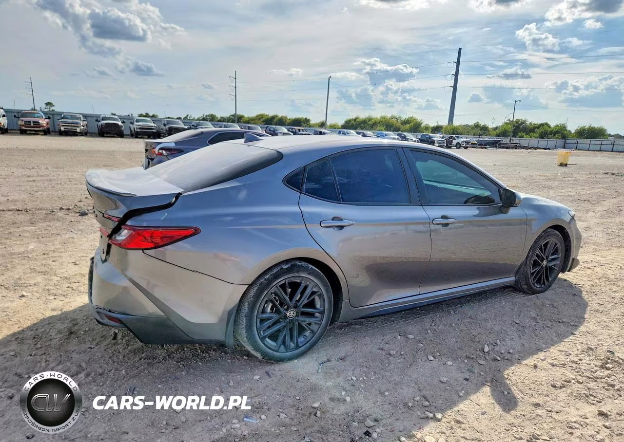 2026 Toyota Camry Se VIN:4T1DAACK1TU675575 - 3