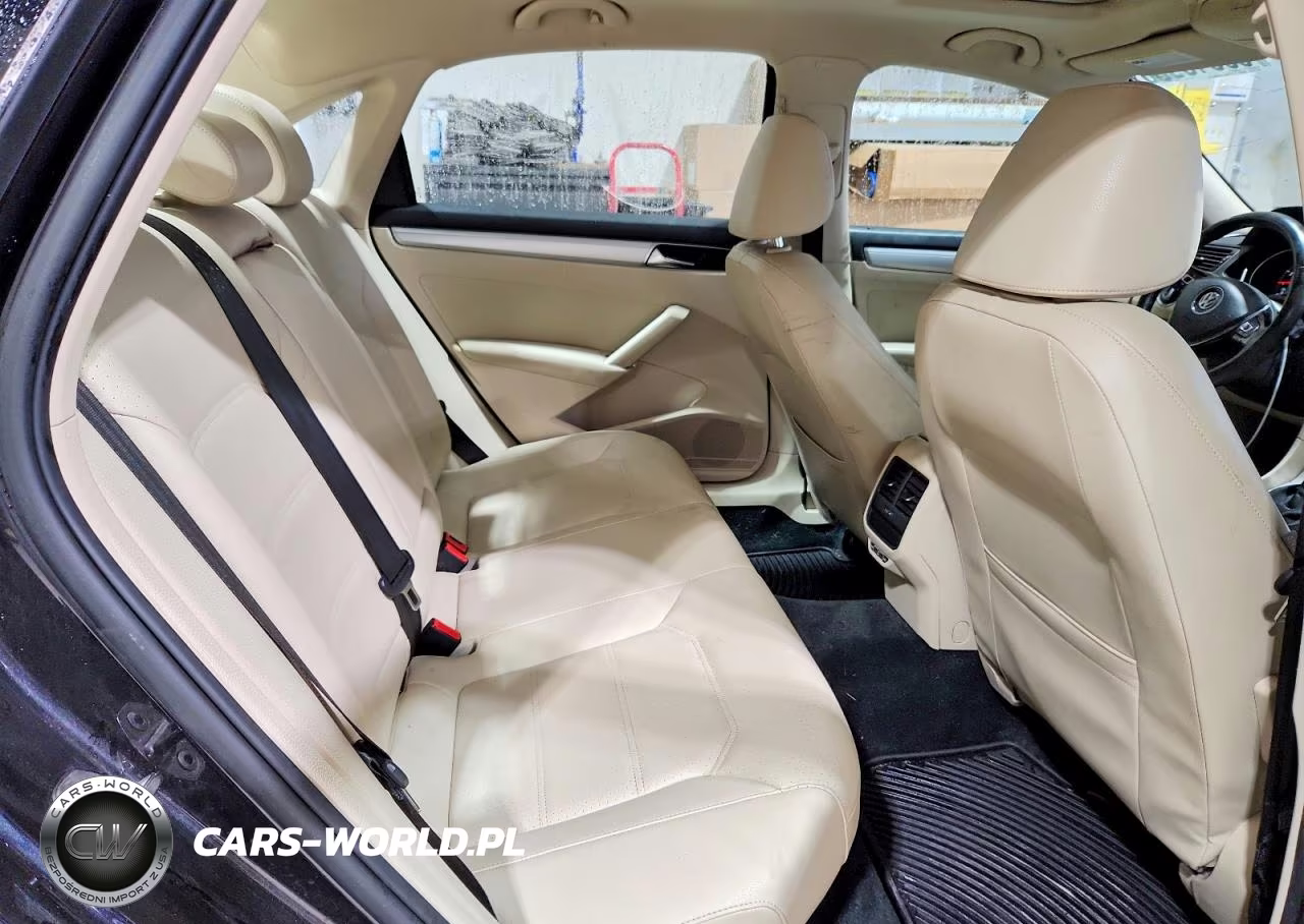 2019 Volkswagen Passat Wolfsburg VIN:1VWLA7A34KC003803 - 10