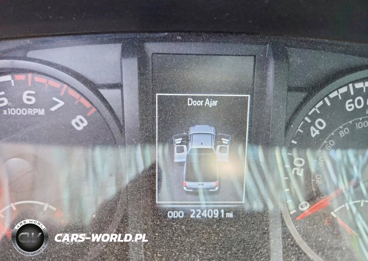 2018 Toyota Tacoma Sr VIN:5TFRX5GN7JX131694 - 9