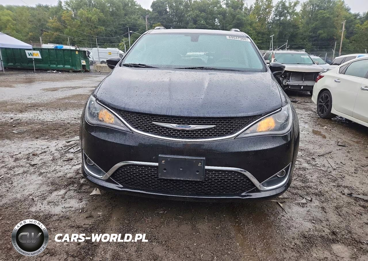 2018 Chrysler Pacifica Touring L VIN:2C4RC1BG8JR292227 - 5