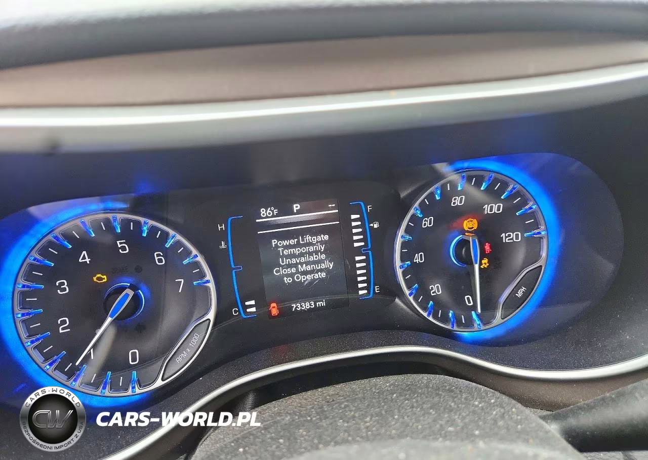 2018 Chrysler Pacifica Touring L VIN:2C4RC1BG8JR292227 - 9