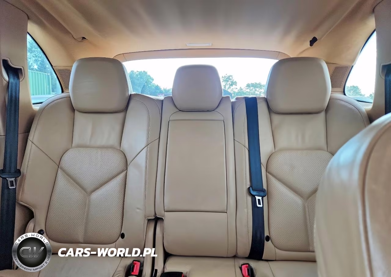 2012 Porsche Cayenne S Hybrid VIN:WP1AE2A26CLA92458 - 10