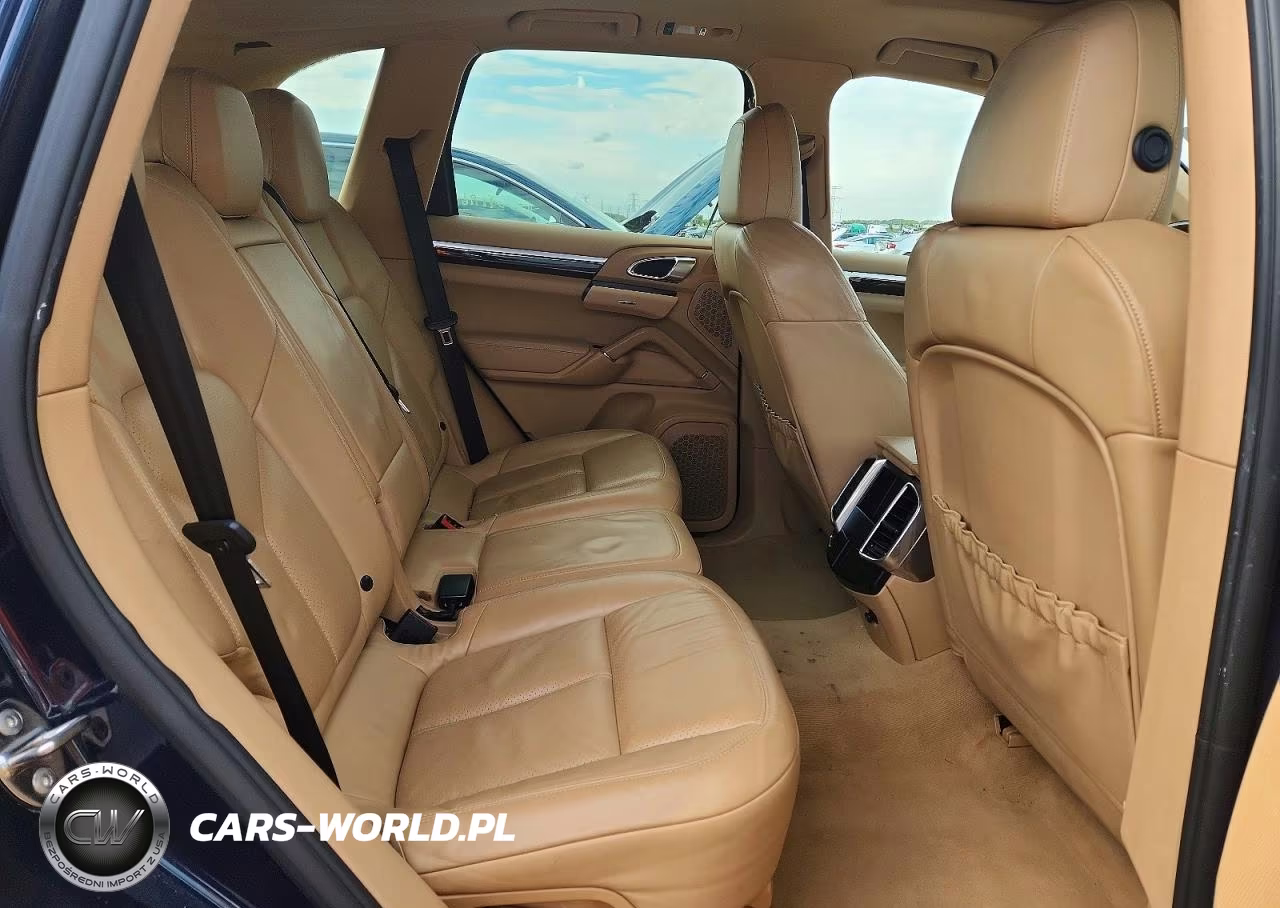 2012 Porsche Cayenne S Hybrid VIN:WP1AE2A26CLA92458 - 11