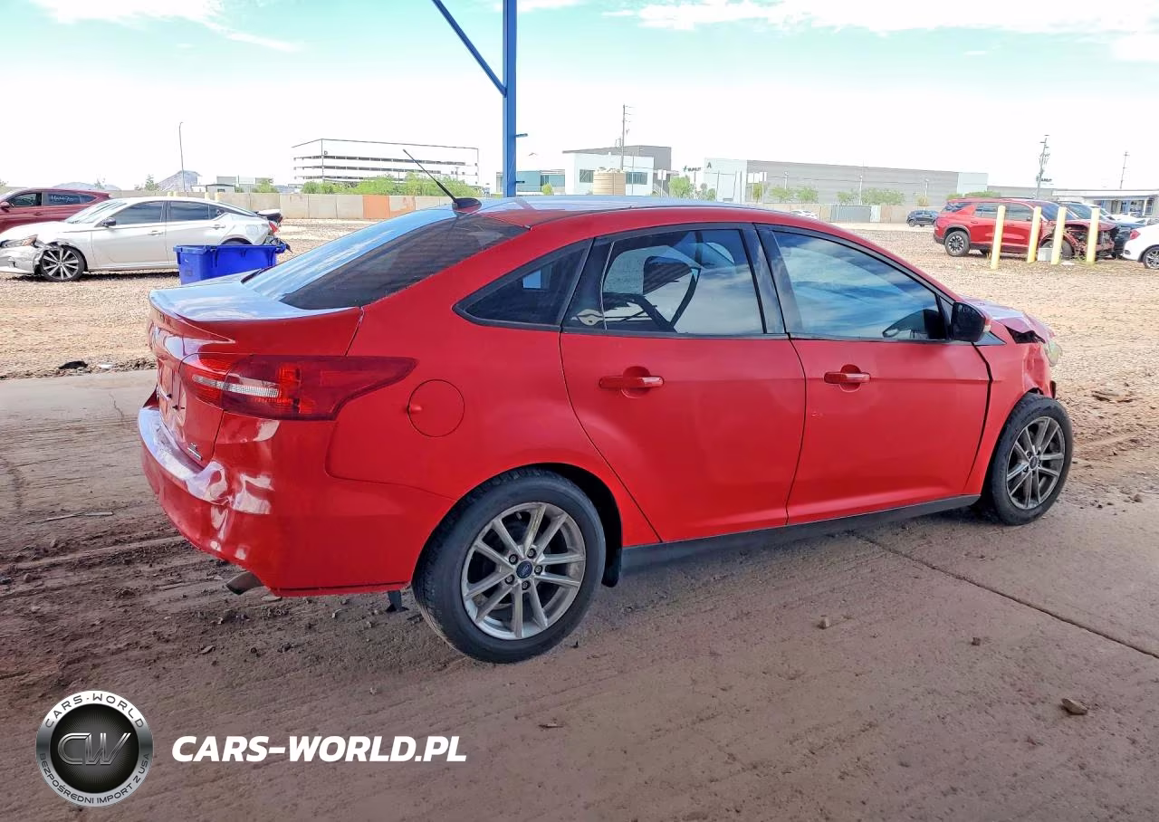 2016 Ford Focus Se VIN:1FADP3F21GL205848 - 3