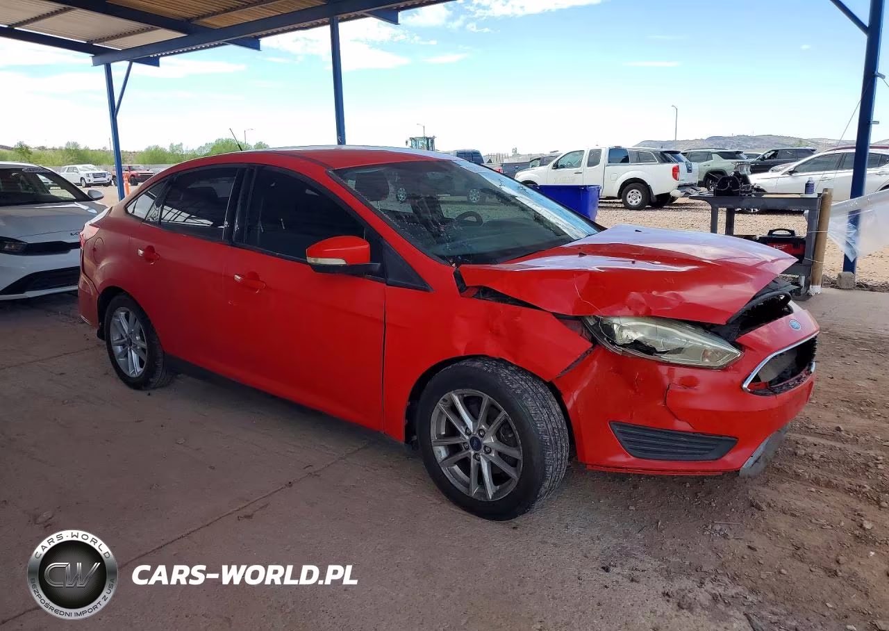 2016 Ford Focus Se VIN:1FADP3F21GL205848 - 4