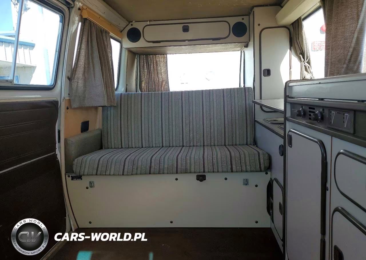 1982 Volkswagen Vanagon Campmobile VIN:WV2ZA0258CH078000 - 10