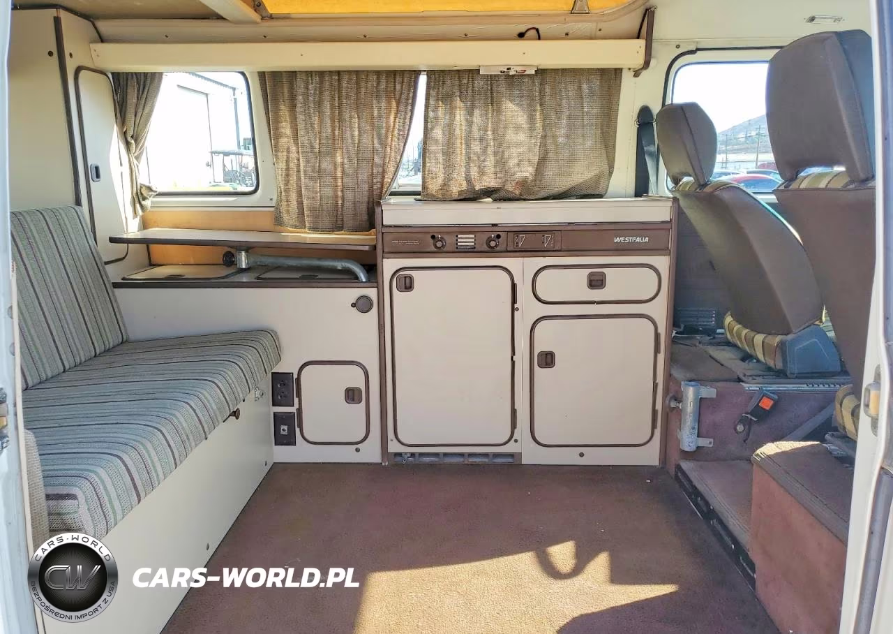 1982 Volkswagen Vanagon Campmobile VIN:WV2ZA0258CH078000 - 11