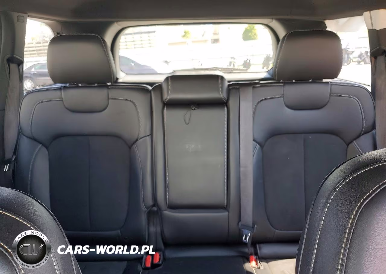 2025 Jeep Grand Cherokee Laredo VIN:1C4RJHAG5SC329423 - 10