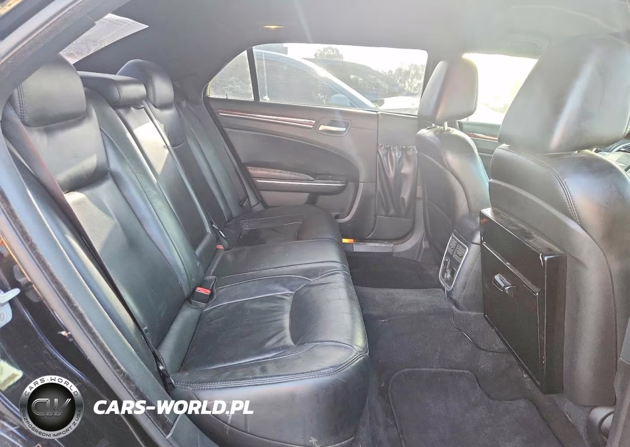 2013 Chrysler 300 VIN:2C3CCAAG3DH576175 - 10