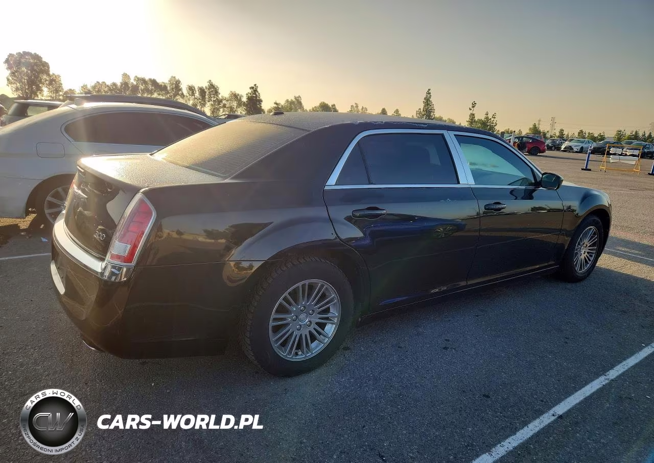 2013 Chrysler 300 VIN:2C3CCAAG3DH576175 - 3