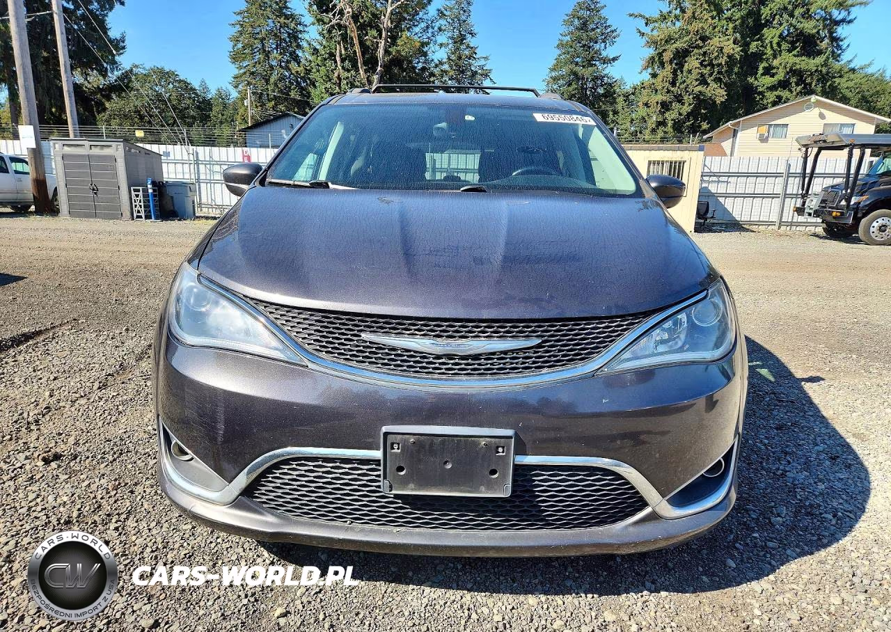 2017 Chrysler Pacifica Touring L VIN:2C4RC1BG0HR667635 - 5