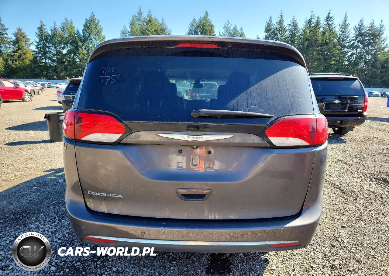 2017 Chrysler Pacifica Touring L VIN:2C4RC1BG0HR667635 - 6