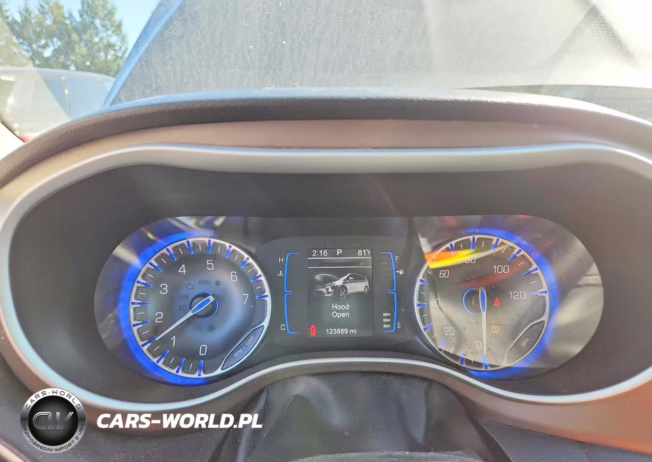2017 Chrysler Pacifica Touring L VIN:2C4RC1BG0HR667635 - 9