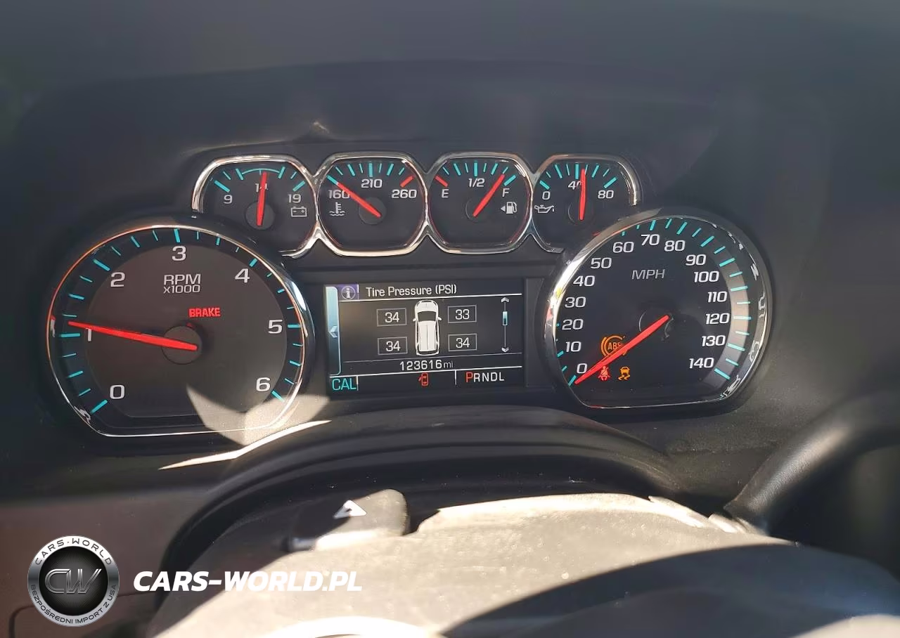 2018 Chevrolet Suburban K1500 Lt VIN:1GNSKHKC1JR243989 - 9