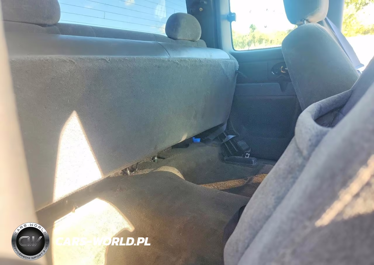 2005 Chevrolet Silverado K1500 VIN:1GCEK19Z55Z223113 - 10