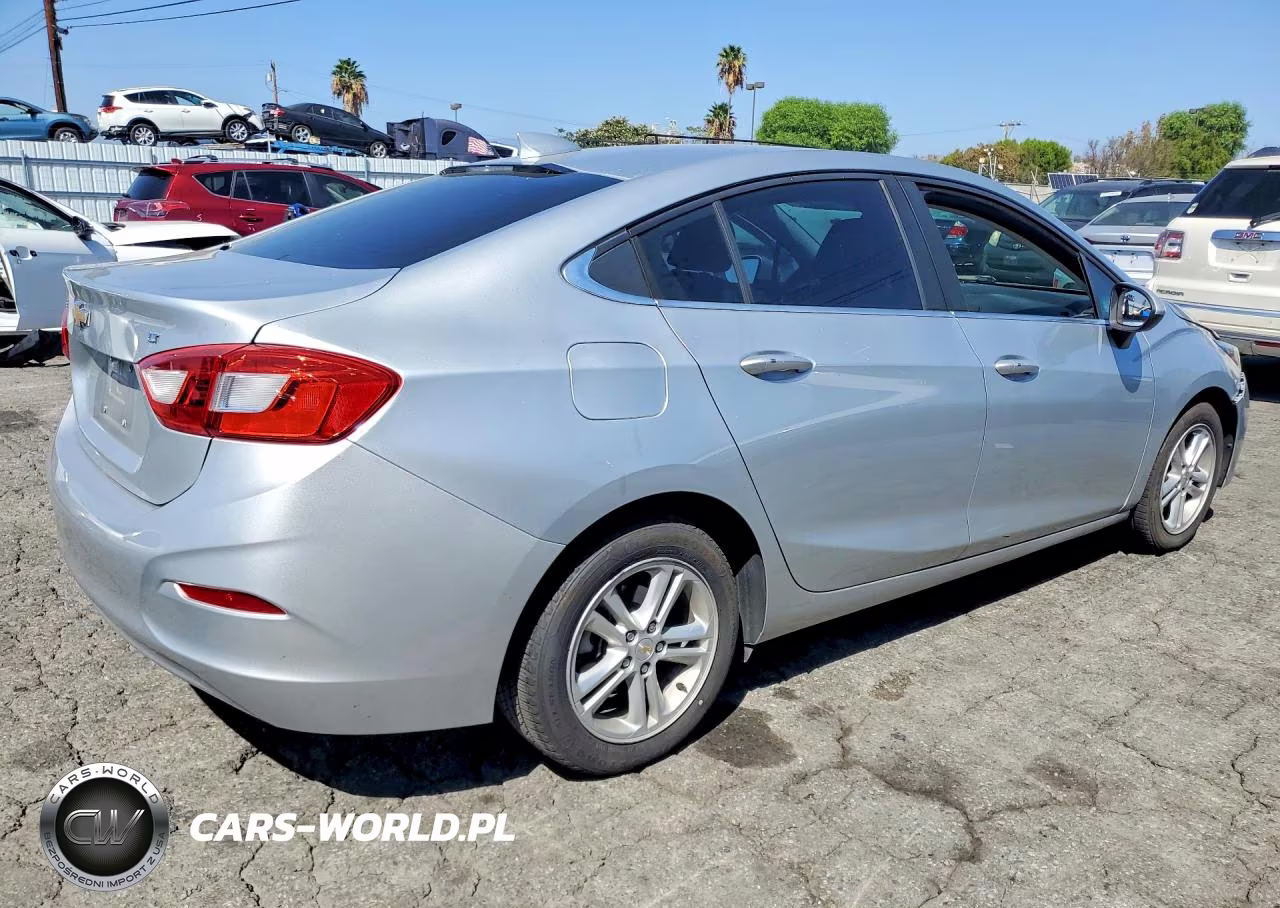 2017 Chevrolet Cruze Lt VIN:1G1BE5SM8H7126268 - 3