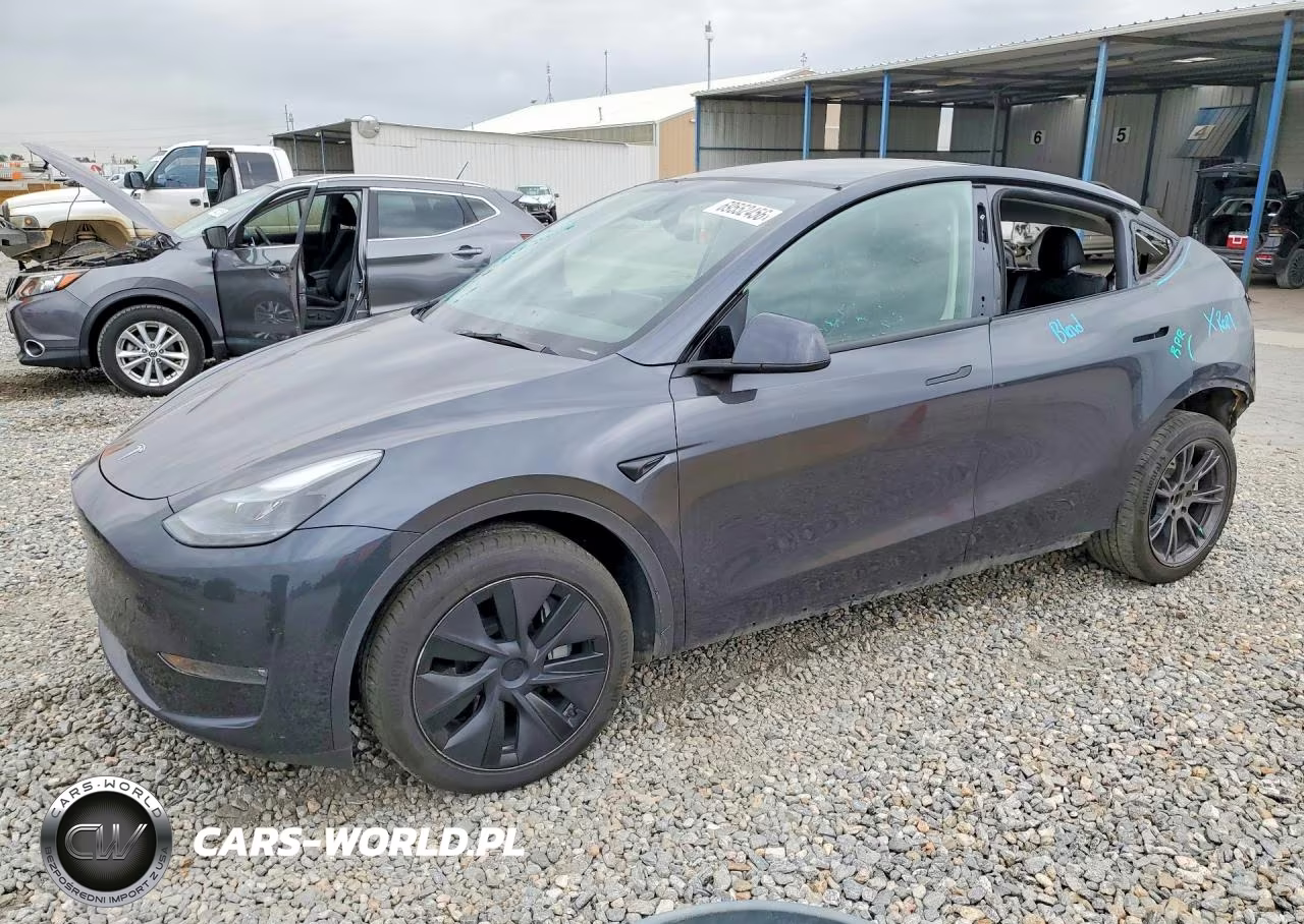 2025 Tesla Model Y – zdjęcie 1 z 13