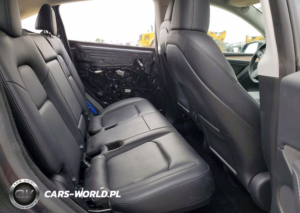 2025 Tesla Model Y VIN:7SAYGDEE2SF257971 - 11