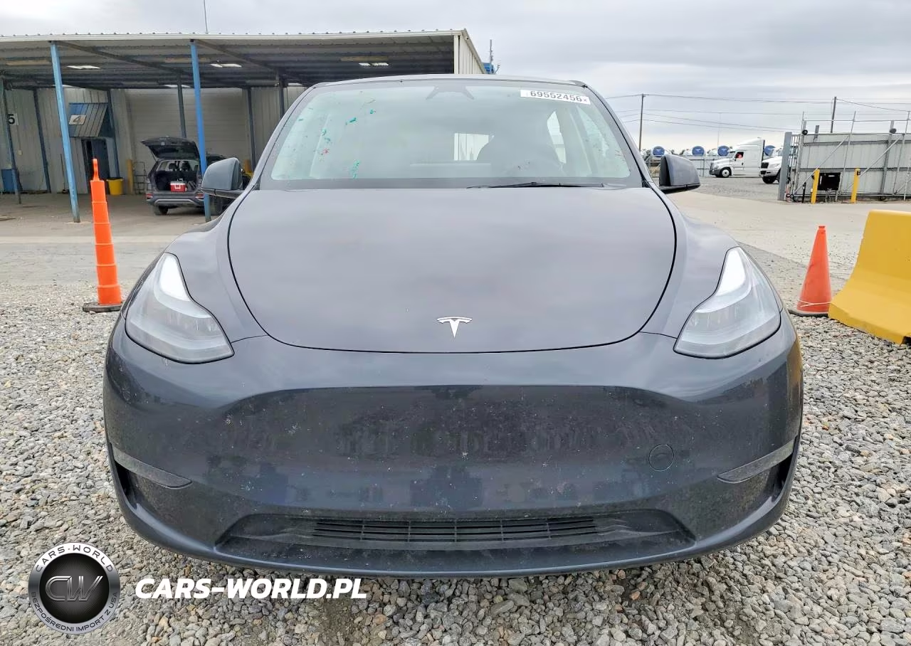 2025 Tesla Model Y VIN:7SAYGDEE2SF257971 - 5