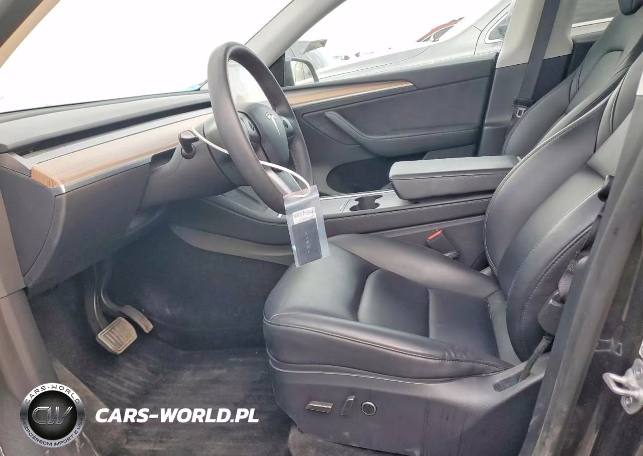 2025 Tesla Model Y VIN:7SAYGDEE2SF257971 - 7