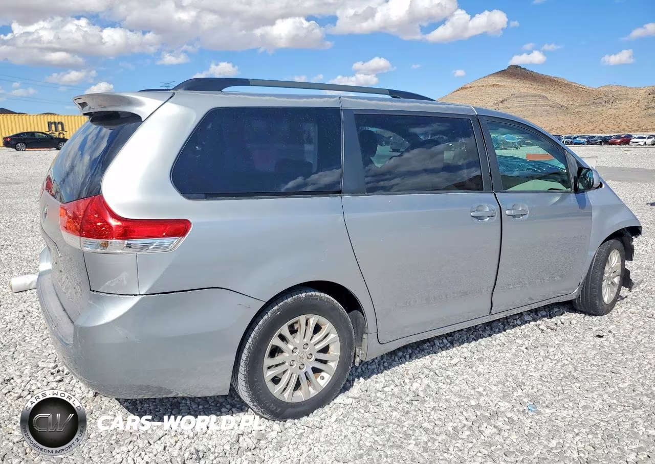 2011 Toyota Sienna Le VIN:5TDKK3DC7BS105790 - 3