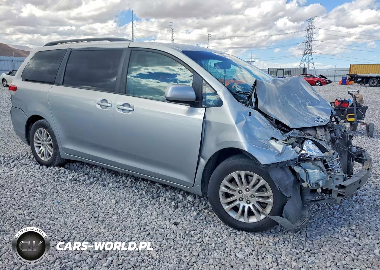 2011 Toyota Sienna Le VIN:5TDKK3DC7BS105790 - 4
