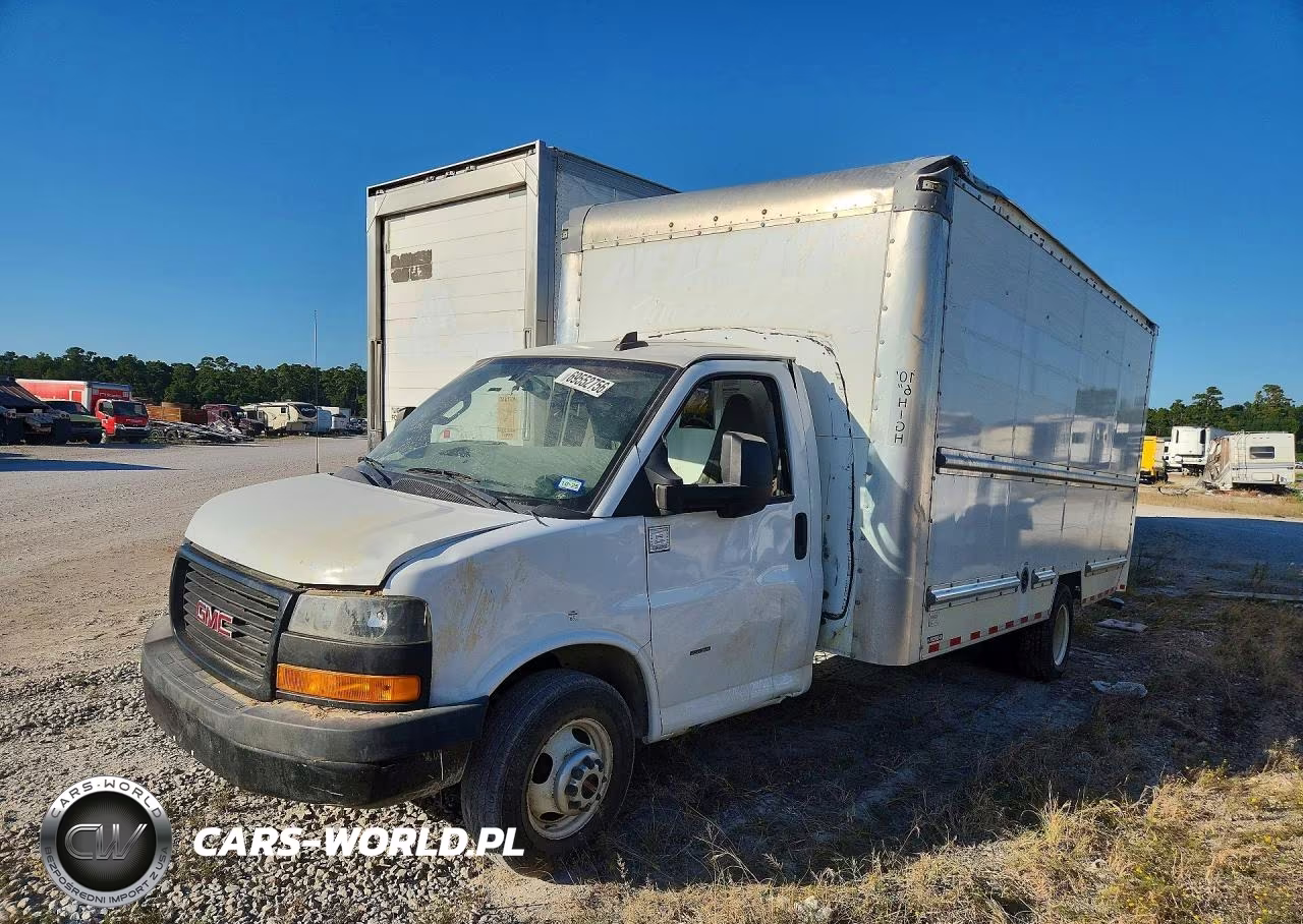 2023 GMC Savana Cutaway G3500 Box Truck