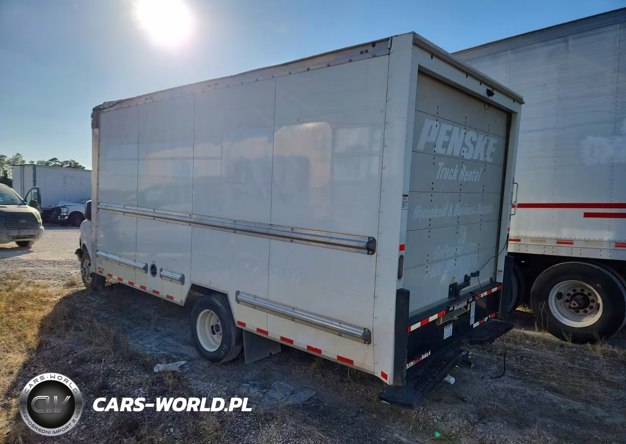 2023 GMC Savana Cutaway G3500 Box Truck VIN:7GZ37TC78PN009032 - 2