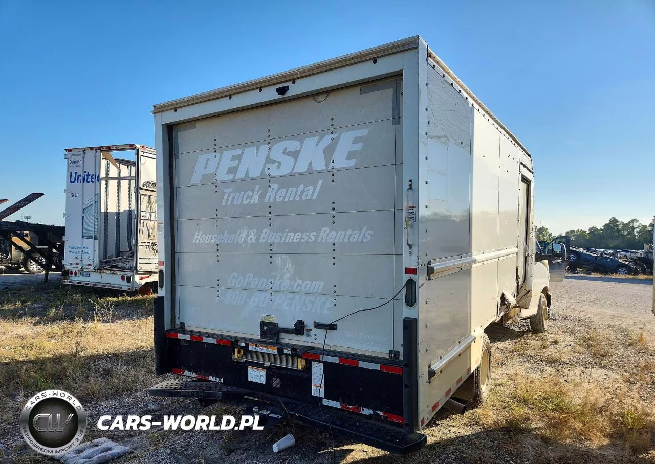 2023 GMC Savana Cutaway G3500 Box Truck VIN:7GZ37TC78PN009032 - 3