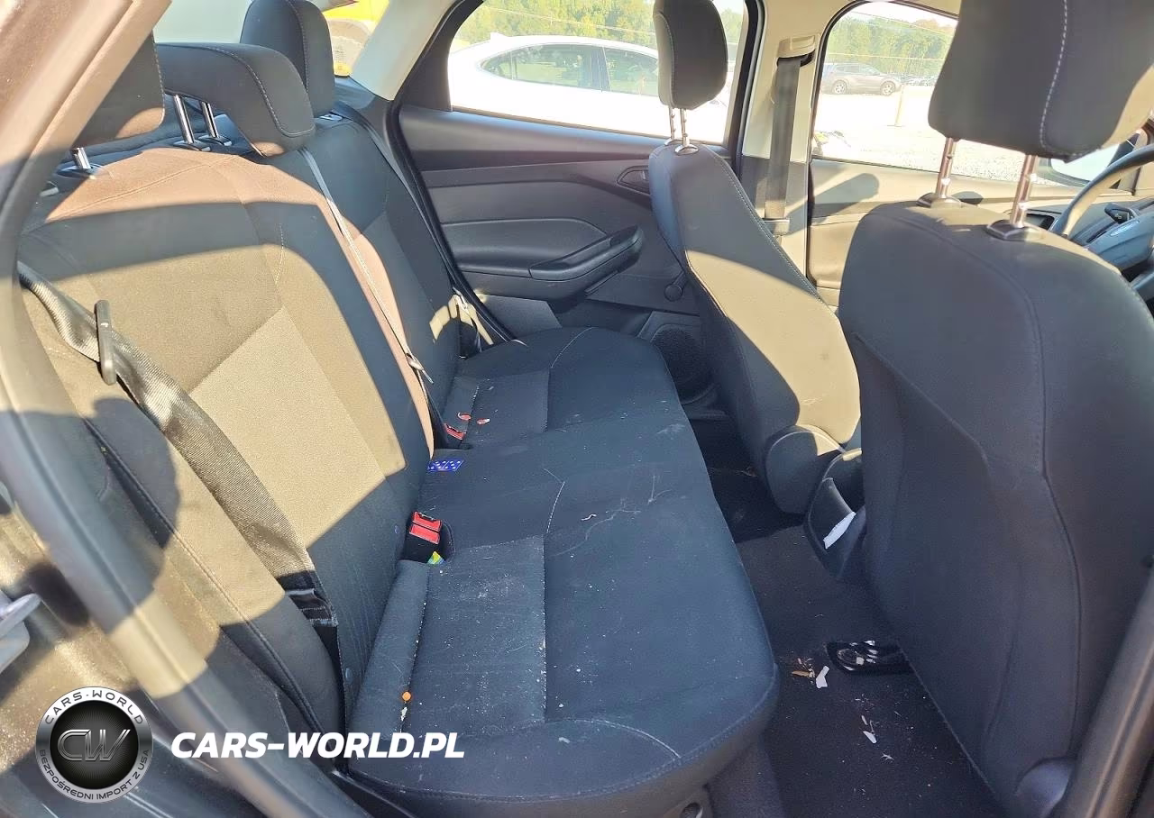 2018 Ford Focus S VIN:1FADP3E28JL259804 - 10