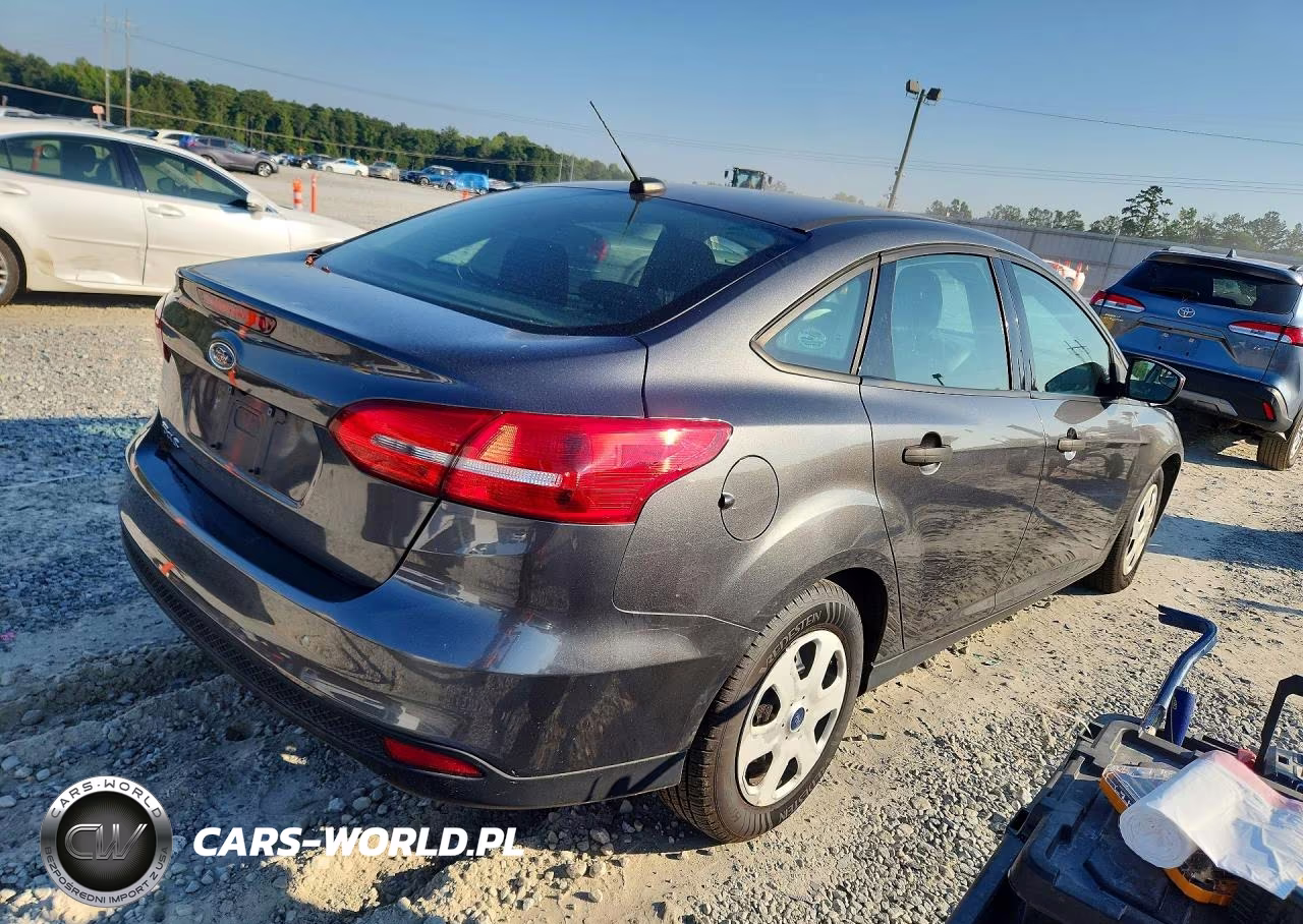 2018 Ford Focus S VIN:1FADP3E28JL259804 - 3