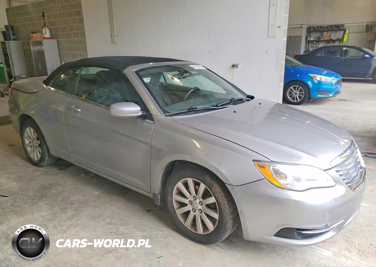 2013 Chrysler 200 Touring VIN:1C3BCBEB7DN511546 - 4
