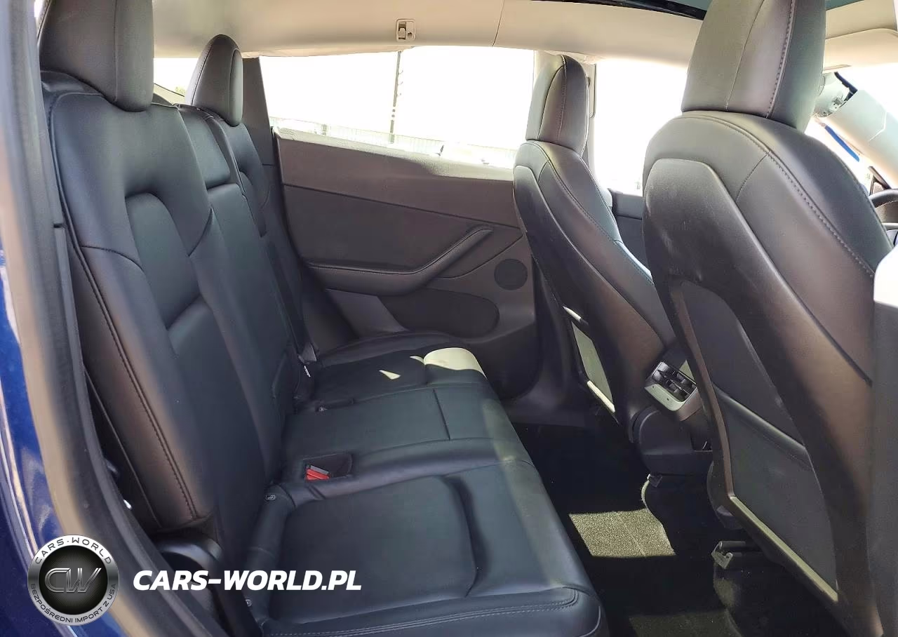 2020 Tesla Model Y VIN:5YJYGDEE2LF031735 - 11