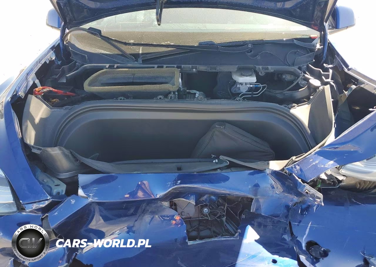 2020 Tesla Model Y VIN:5YJYGDEE2LF031735 - 12