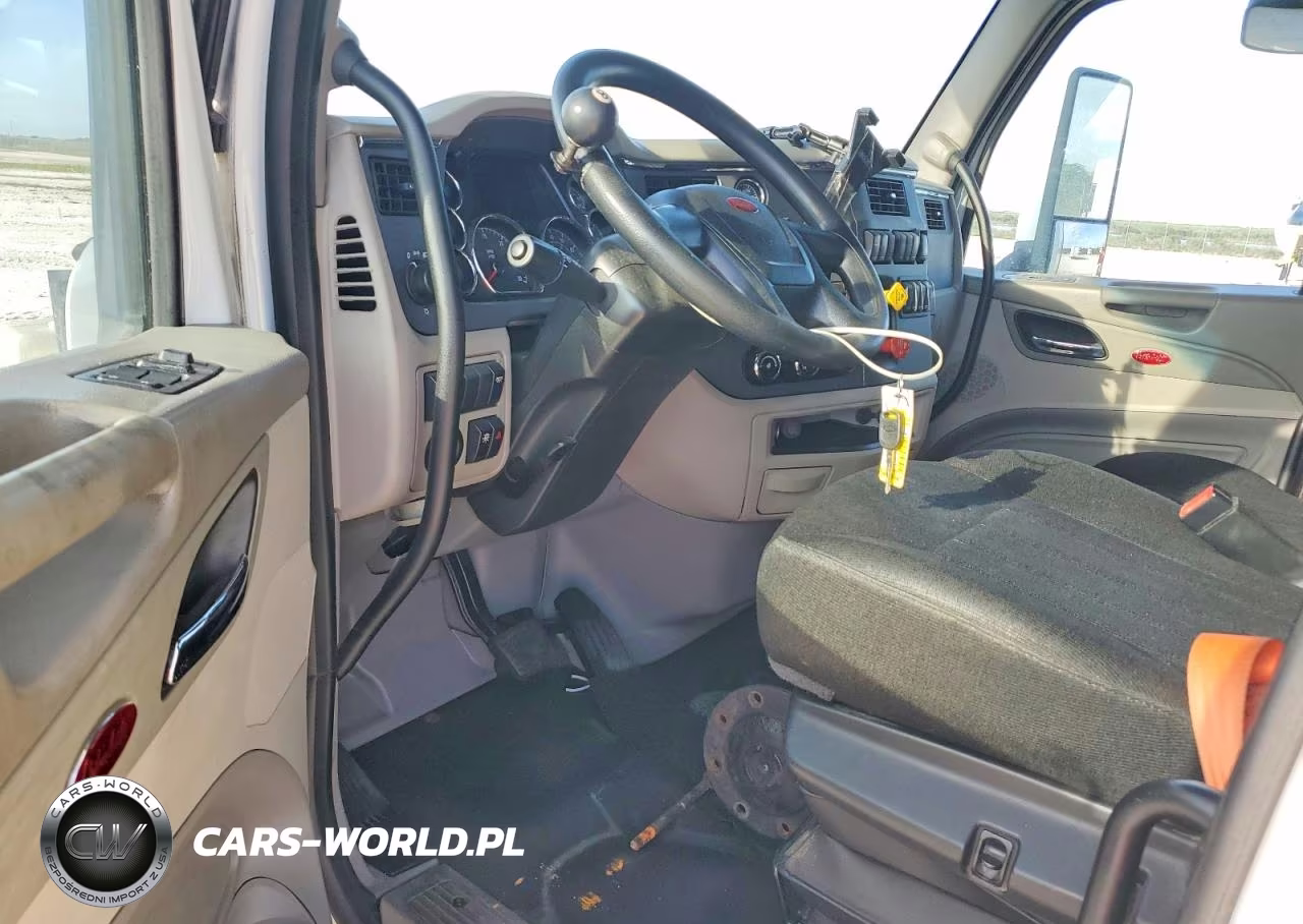 2019 Peterbilt 579 Semi Truck VIN:1XPBDP9X8KD627612 - 8