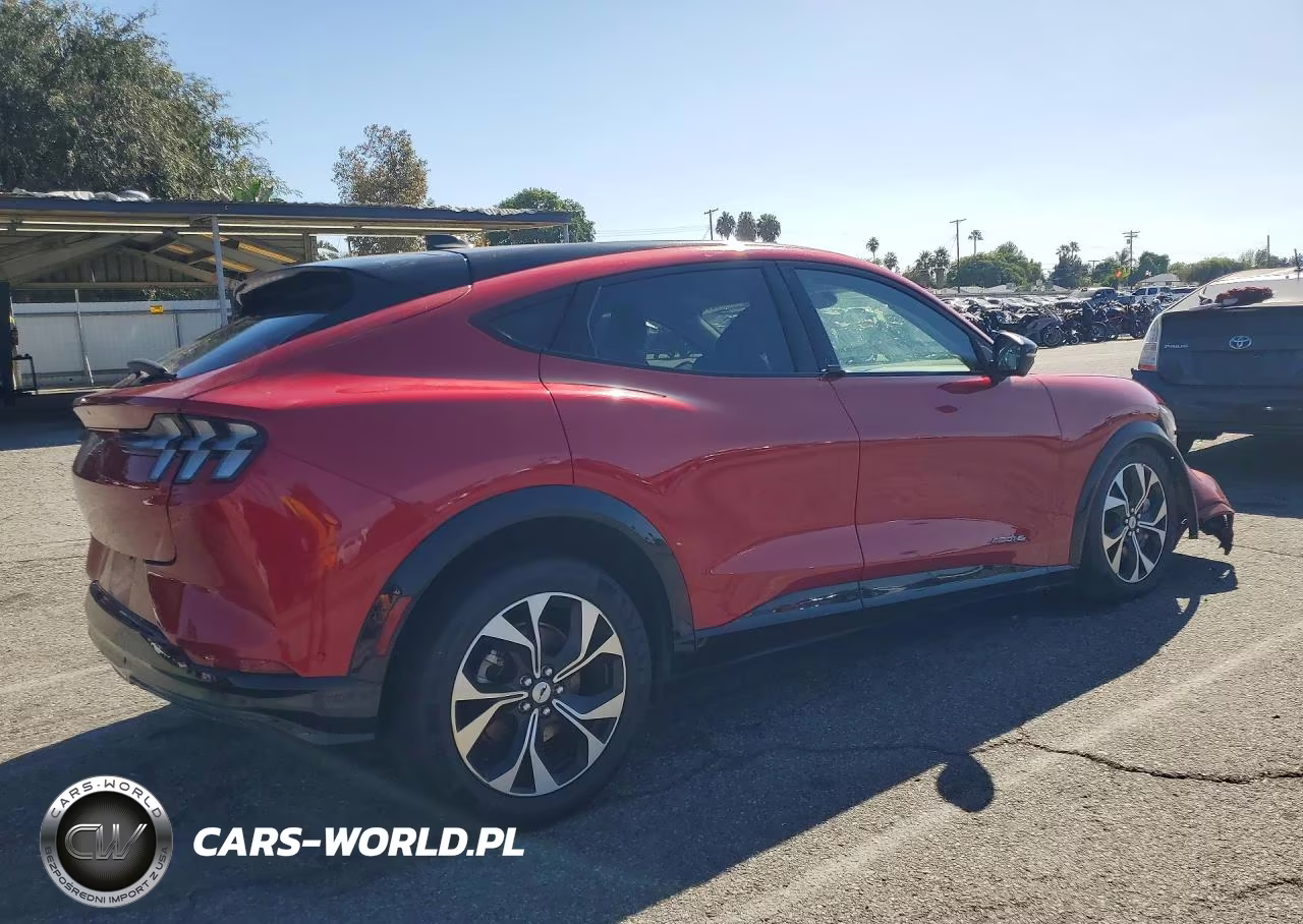 2023 Ford Mustang Mach-E Premium VIN:3FMTK3SU4PMB07015 - 3