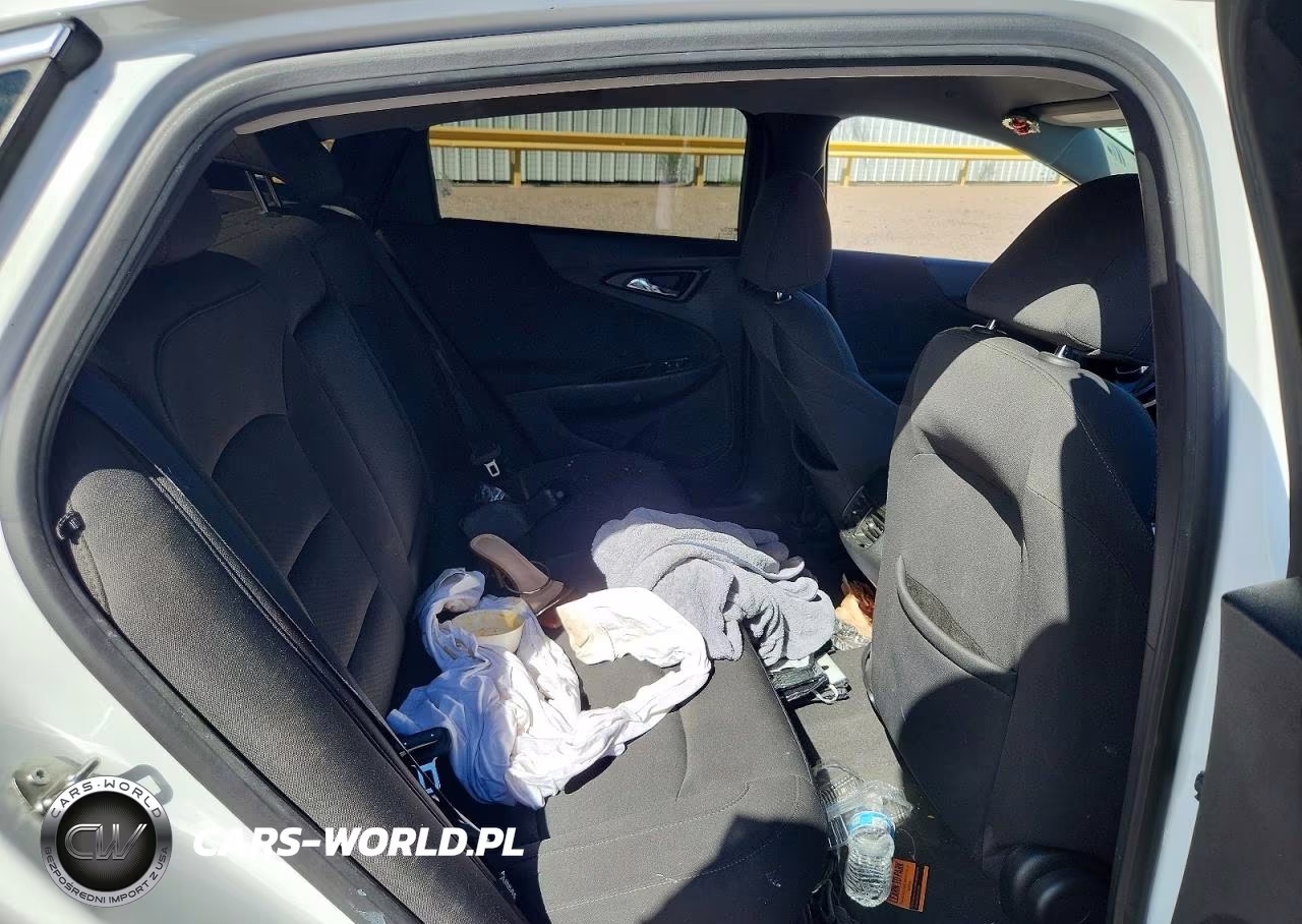 2019 Chevrolet Malibu Lt VIN:1G1ZD5ST5KF105108 - 10
