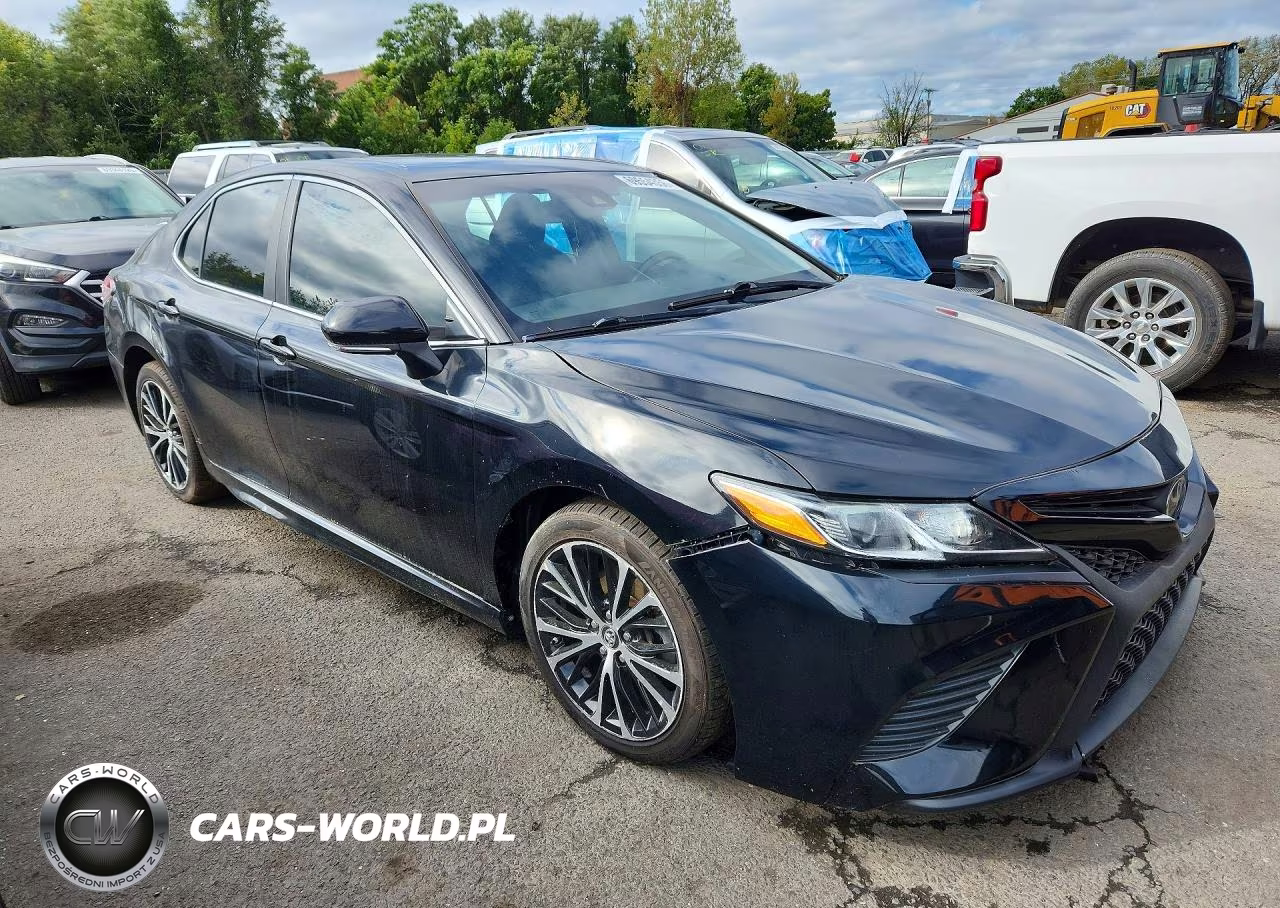 2019 Toyota Camry L VIN:4T1B11HK3KU209807 - 4