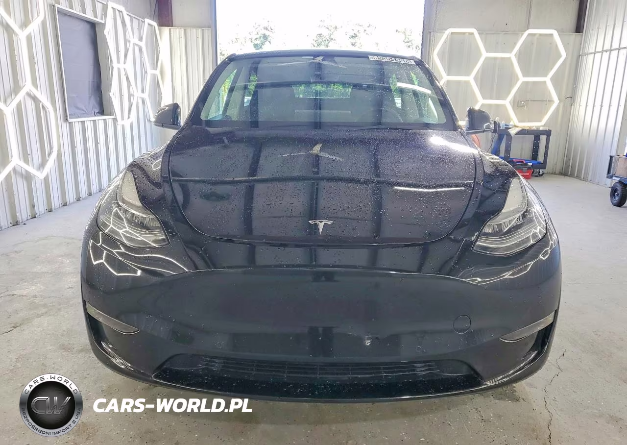 2023 Tesla Model Y VIN:7SAYGAEE8PF584543 - 5