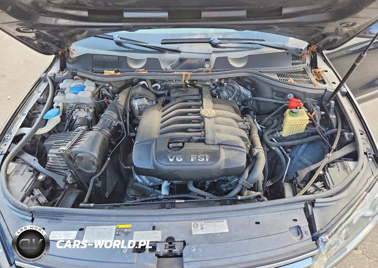 2015 Volkswagen Touareg V6 VIN:WVGEF9BP1FD004381 - 12