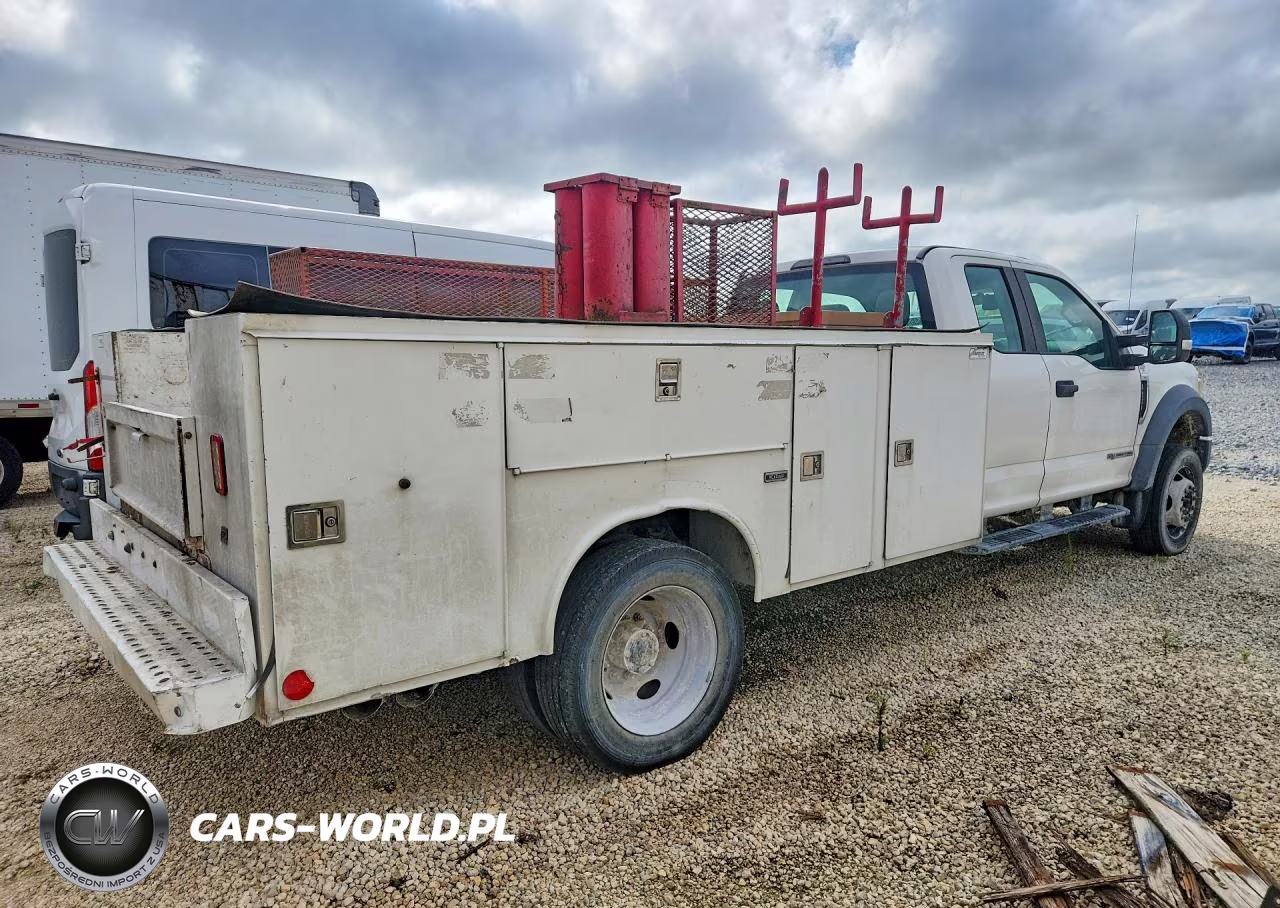 2017 Ford F550 Super Duty VIN:1FD0X5HT0HED60399 - 3