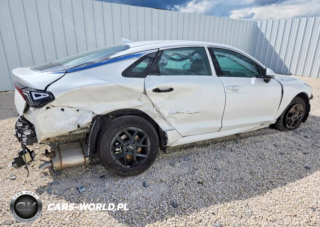 2026 Kia K5 Lxs VIN:KNAG24J74T5450069 - 3