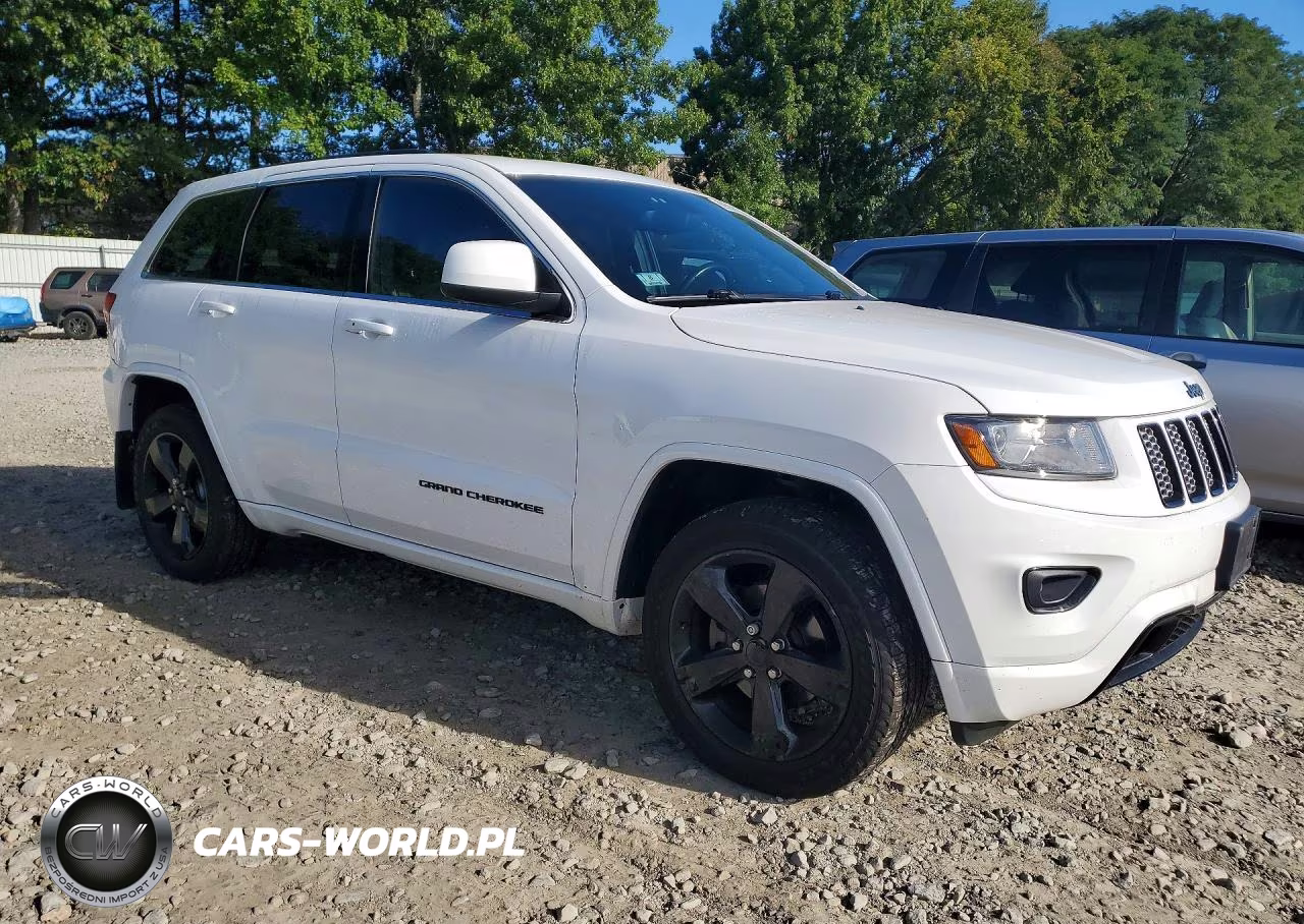 2015 Jeep Grand Cherokee Laredo VIN:1C4RJFAG0FC954483 - 4