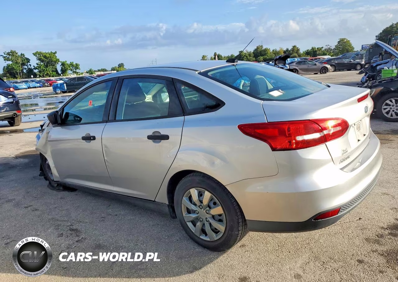 2016 Ford Focus S VIN:1FADP3E22GL281189 - 2