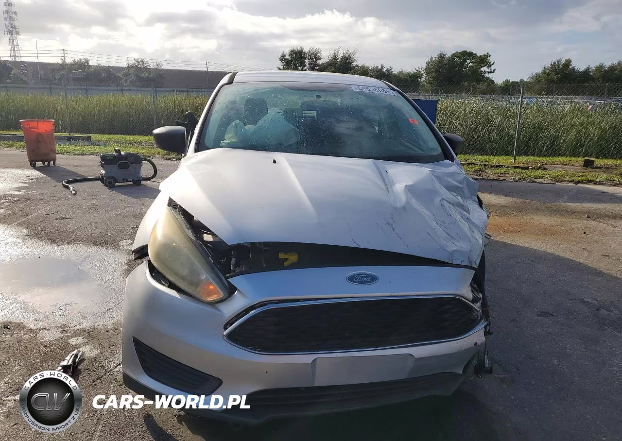 2016 Ford Focus S VIN:1FADP3E22GL281189 - 5