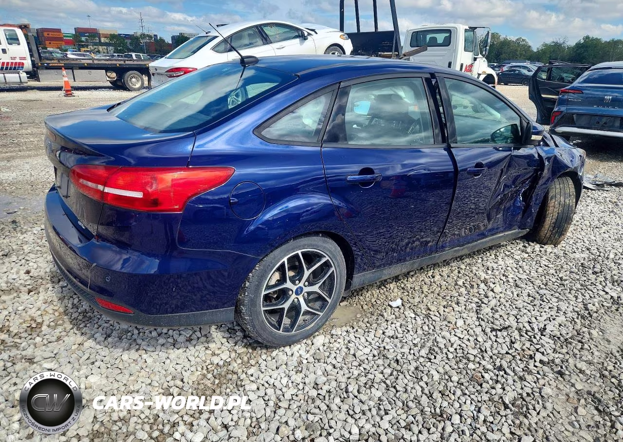 2017 Ford Focus Sel VIN:1FADP3H25HL229150 - 3