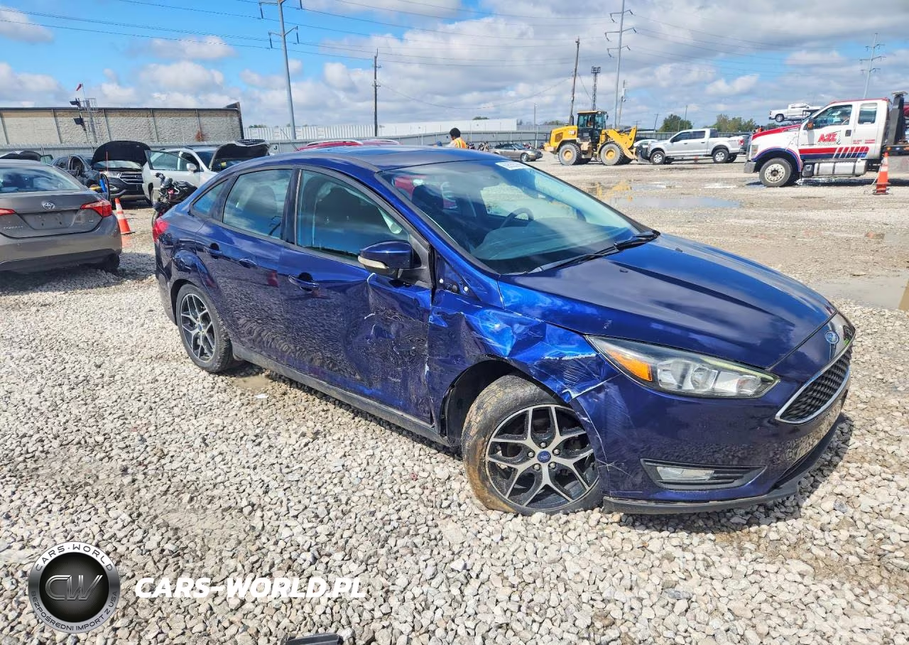 2017 Ford Focus Sel VIN:1FADP3H25HL229150 - 4